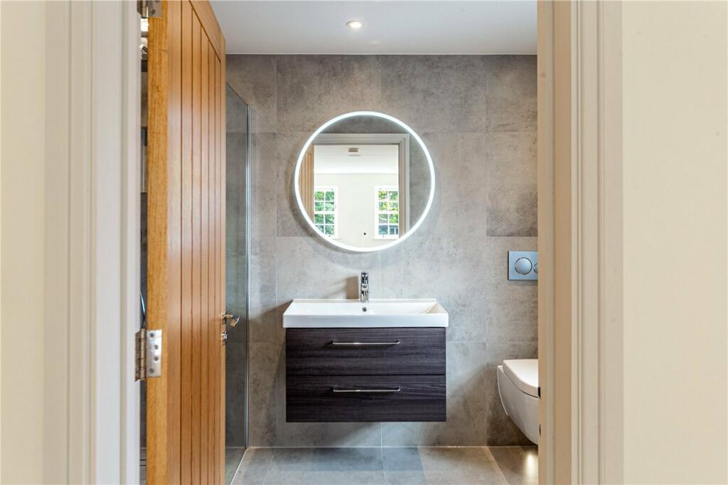Ensuite