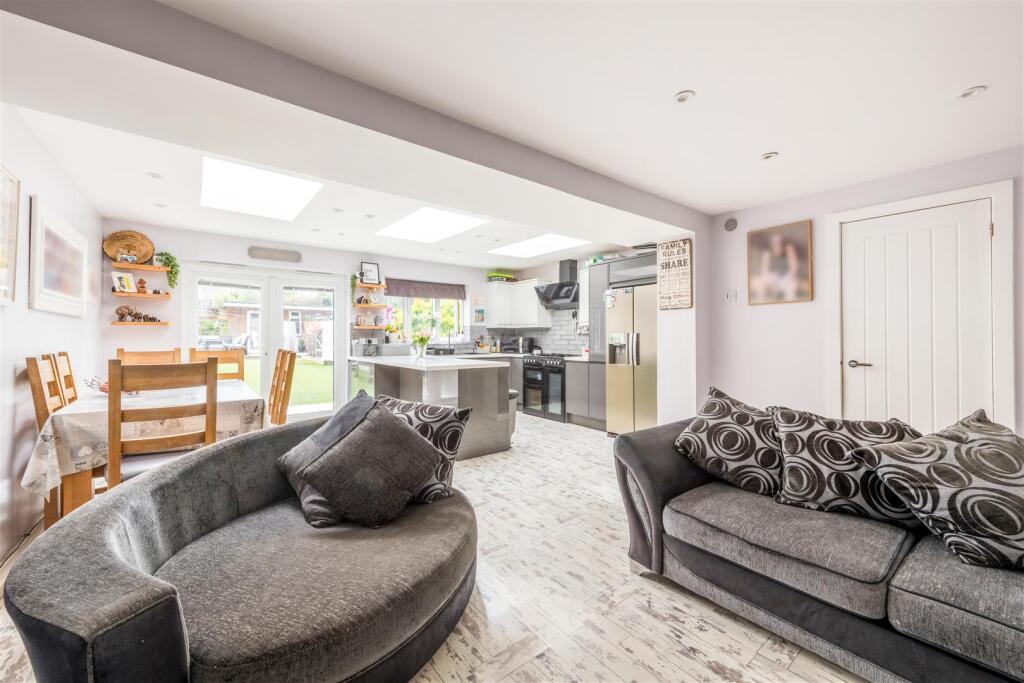 14 Upper Kingston Lane-8.jpg