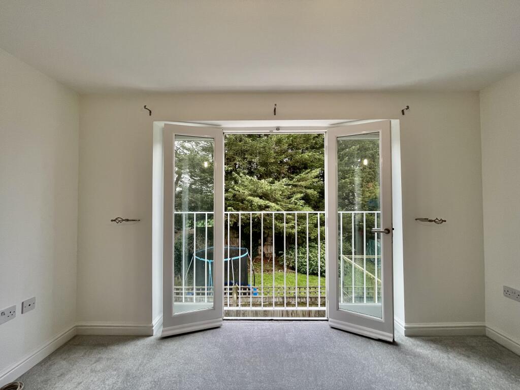Master Bedroom (3)