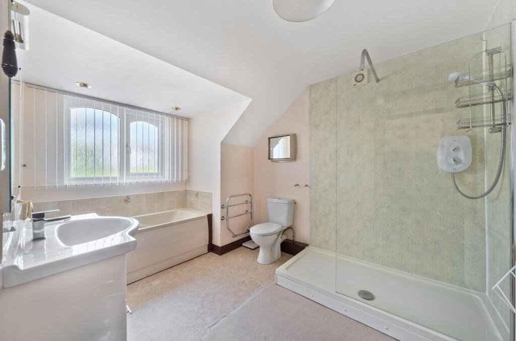 1312913-1-6852abb...