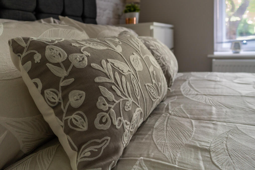 Bedroom 3_004 - DSC0