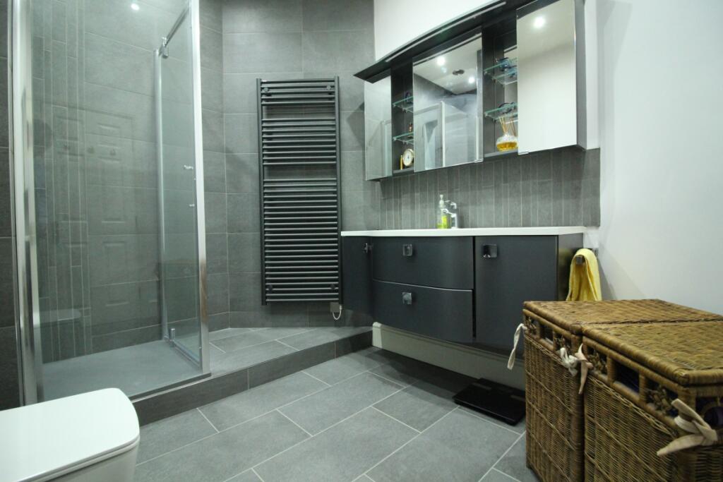 En Suite Shower Room