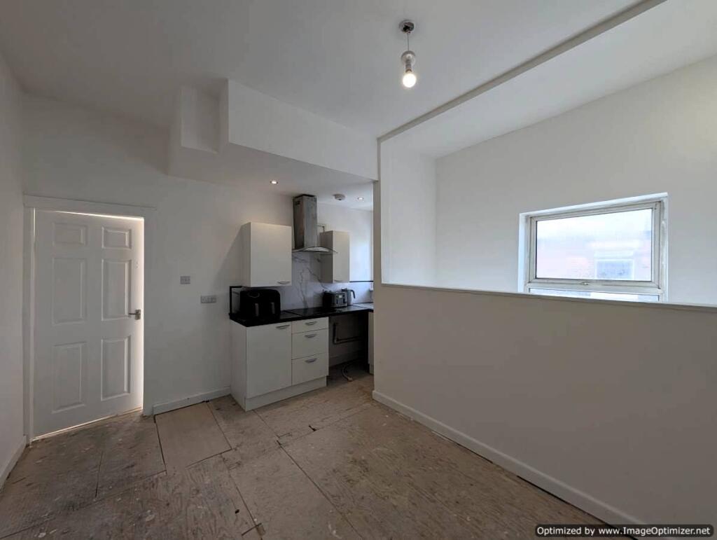 2 bed flat to rent Frank Webb Ave, Crewe CW1
