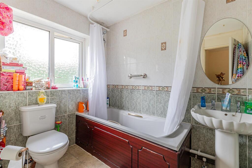 Mountbatten Close 6-20.jpg