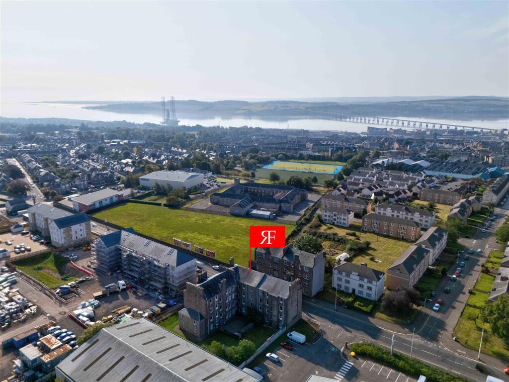 1R 107 Clepington Road Dundee-9.JPG
