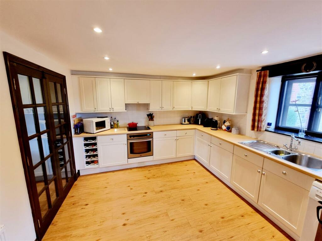 Kitchen.jpg