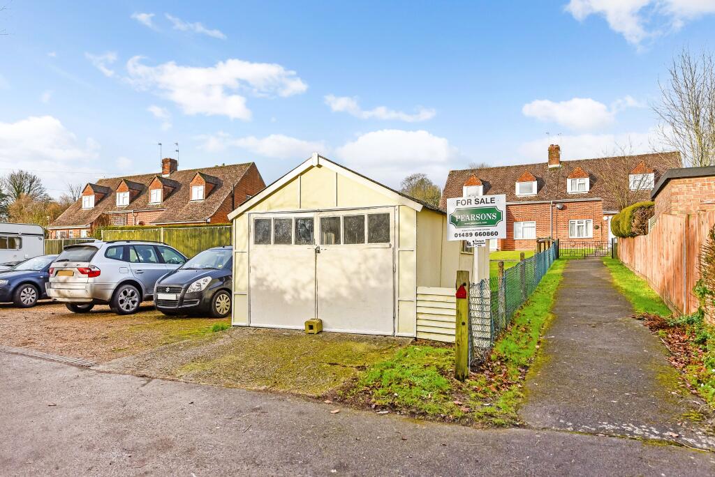 GARAGE &amp; FRONT