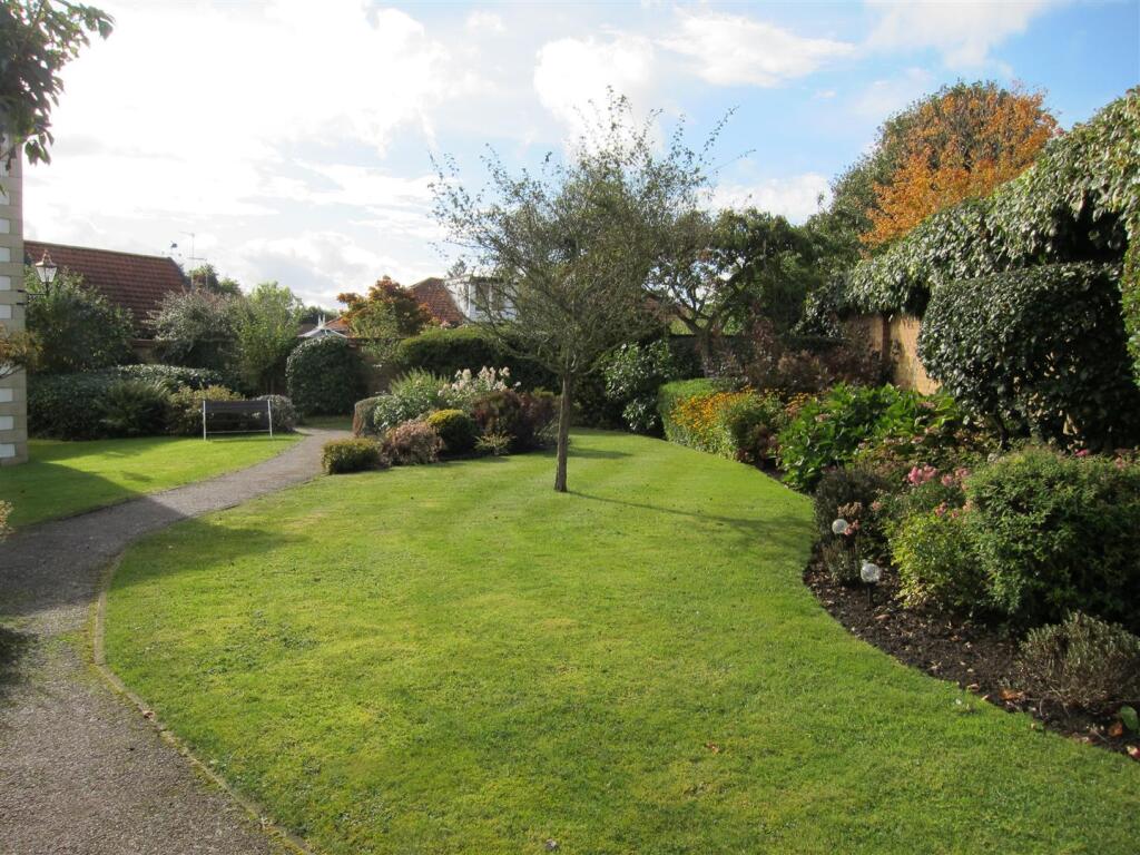 The Lodge 6 Gardens.jpg