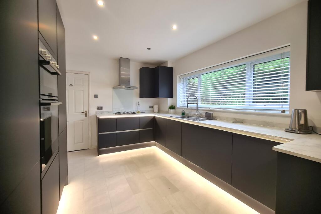 New High Specification Kitchen