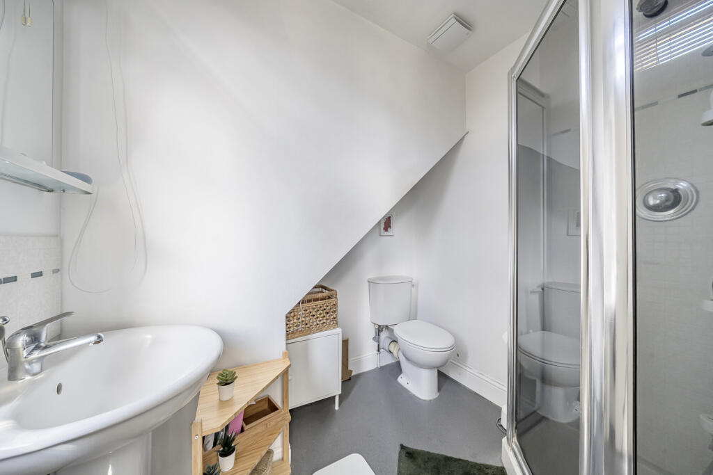 1347727-10-68b598...