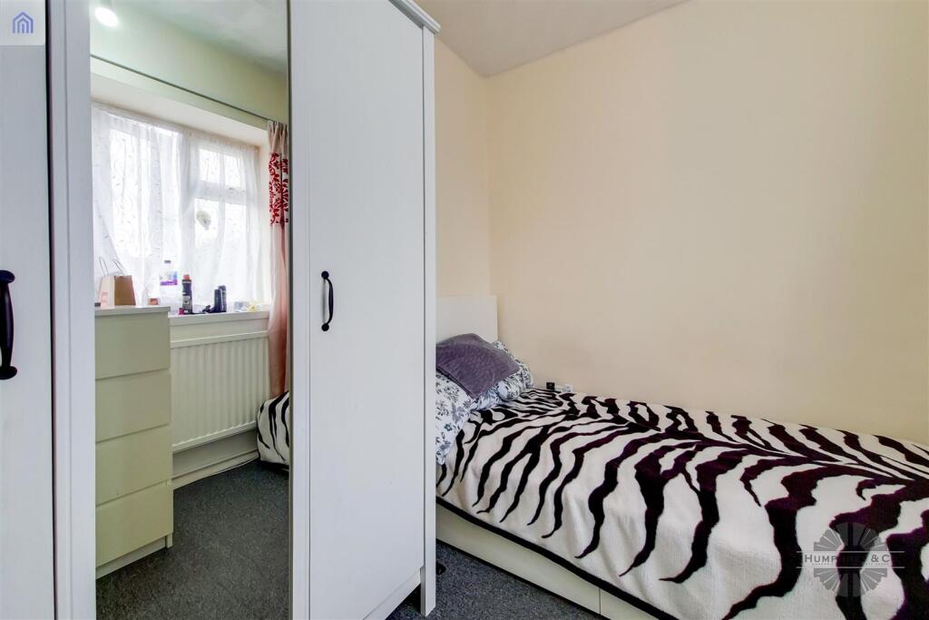 7_Bedroom 3-1.jpg