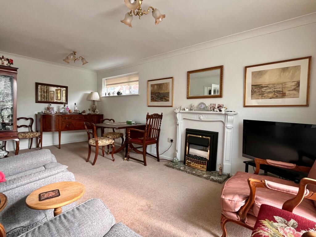 SITTING ROOM