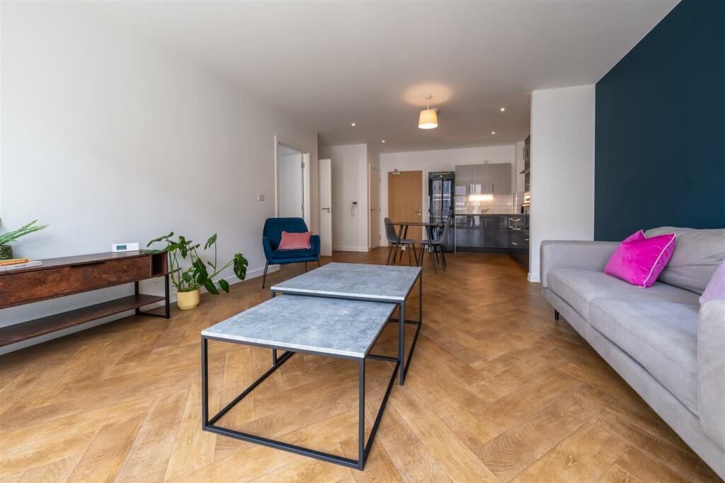 Flat 4.jpg