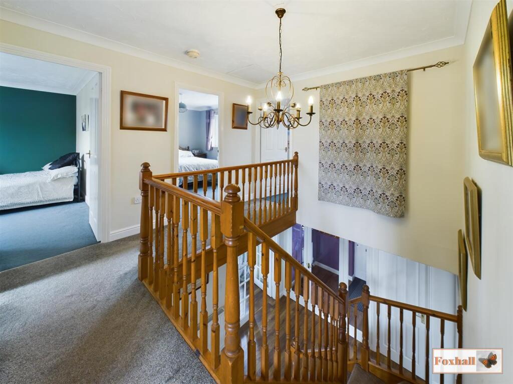 First Floor Galleried Landing