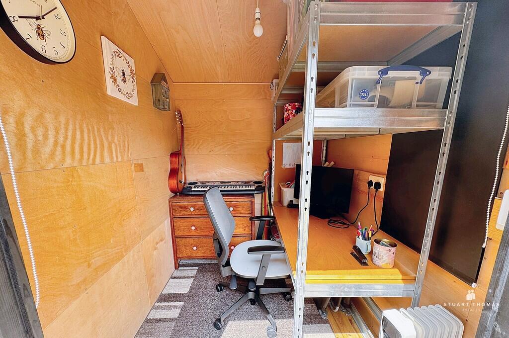 processed-F8AA990...