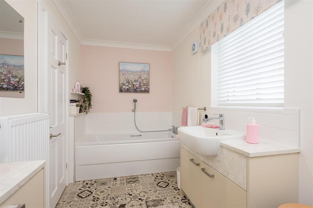 7 Pipers Acre-8.jpg