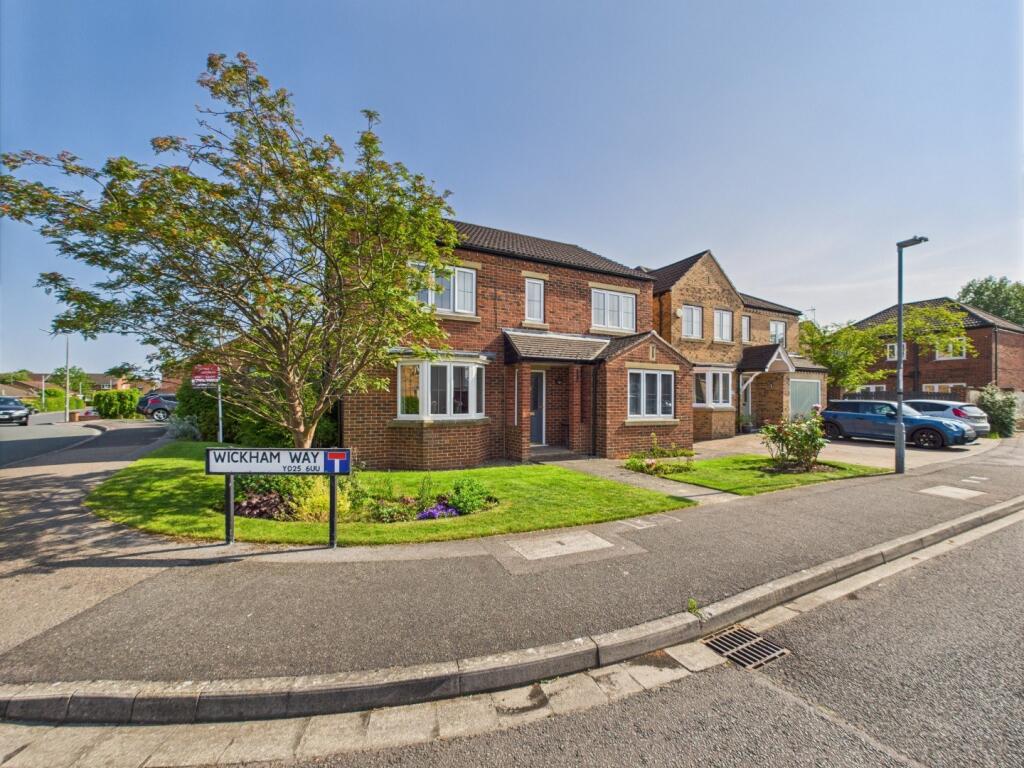 4 Bedroom Detached House - For Sale