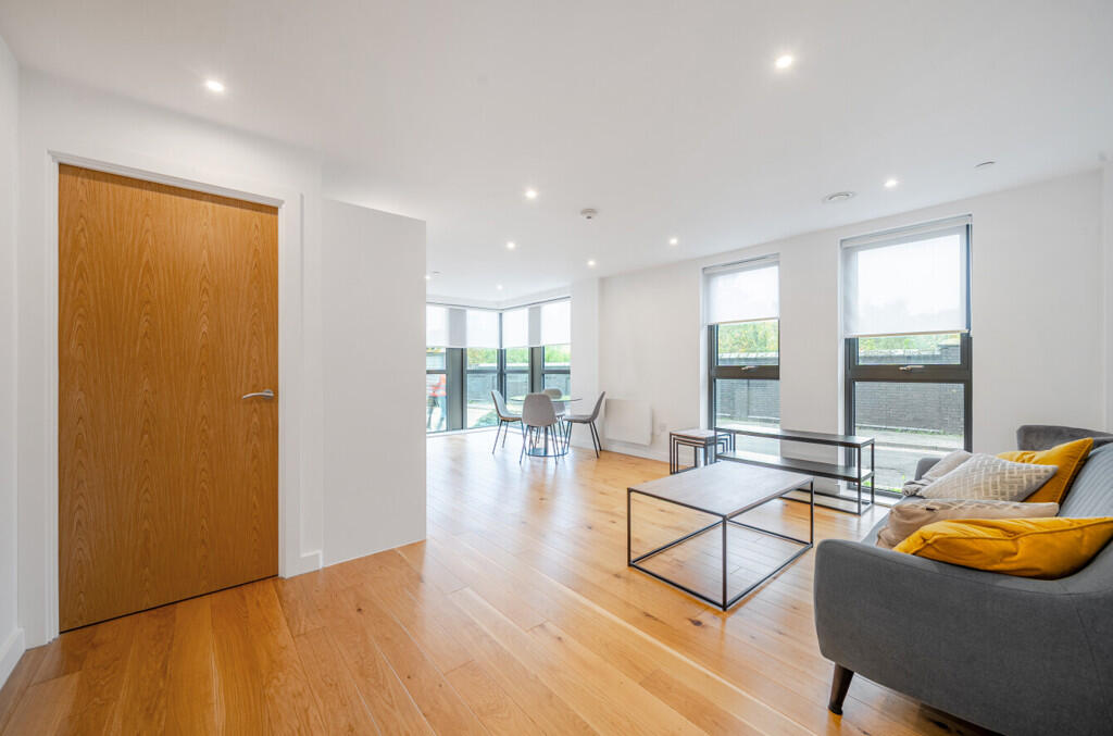 1366050-5-68ef6af...