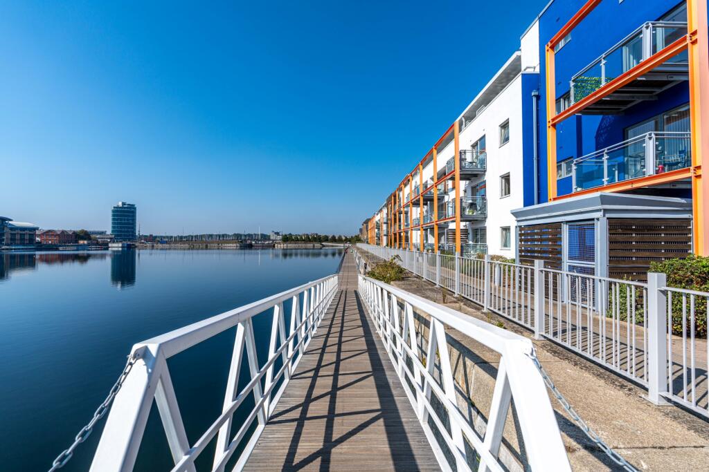 Watersmeet, St Mary`s Island, Chatham, Kent, ME4