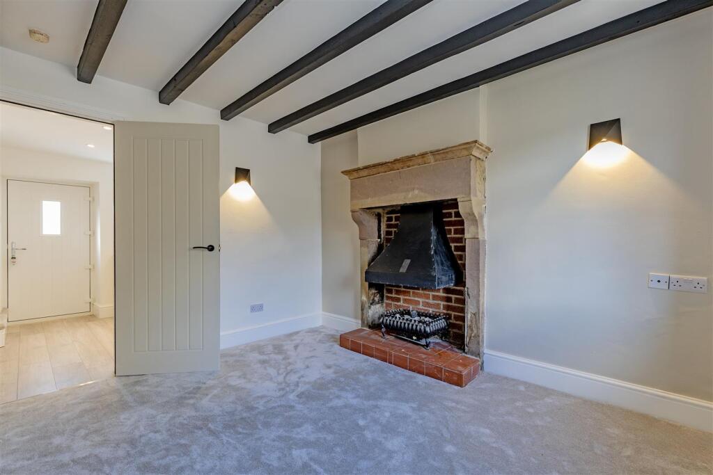 Reception Room-1.jpg