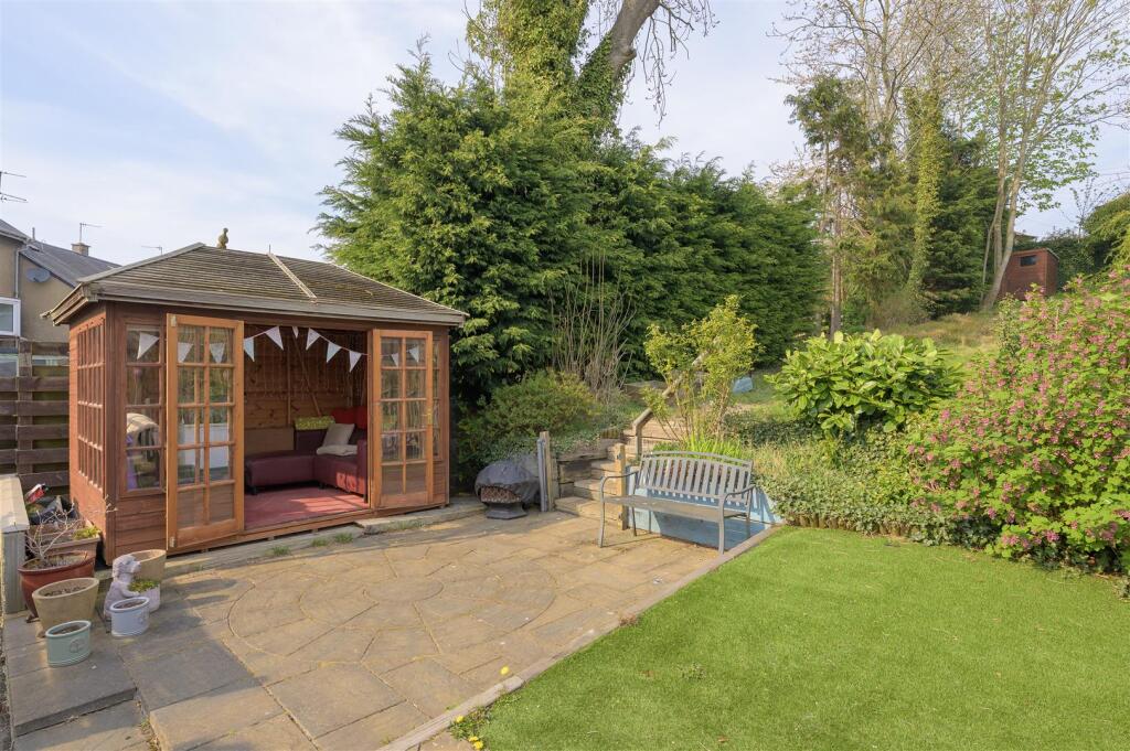 4 Preston Crescent 033.jpg