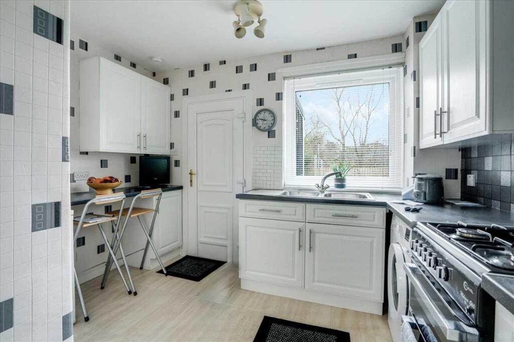 Breakfasting Kitchen