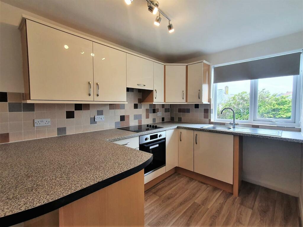 13 Trevelga Court Kitchen