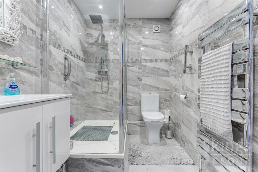 Family Bathroom ( Ground Floor)