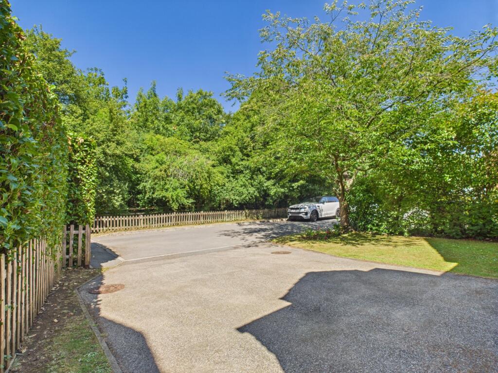 CAM02023G0-PR0152-STILL008