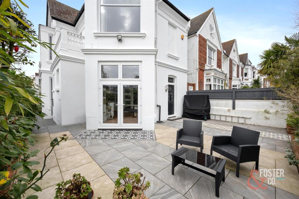 Hove Park Villas, 18a-021.jpg