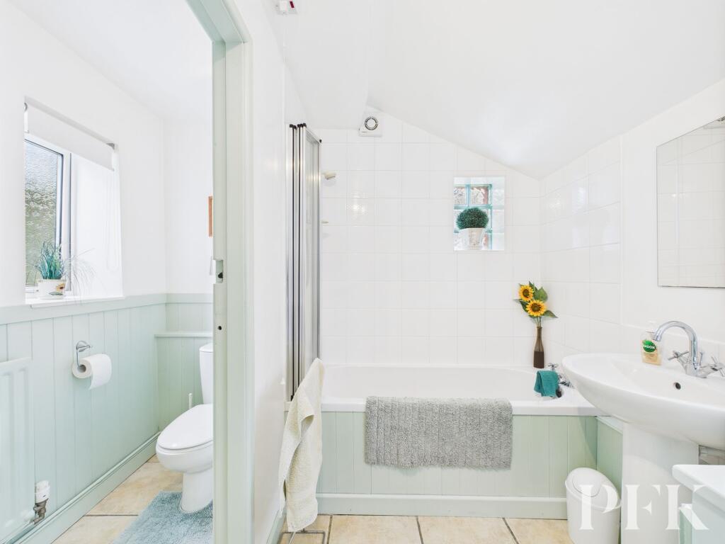 Bathroom/Utility Room