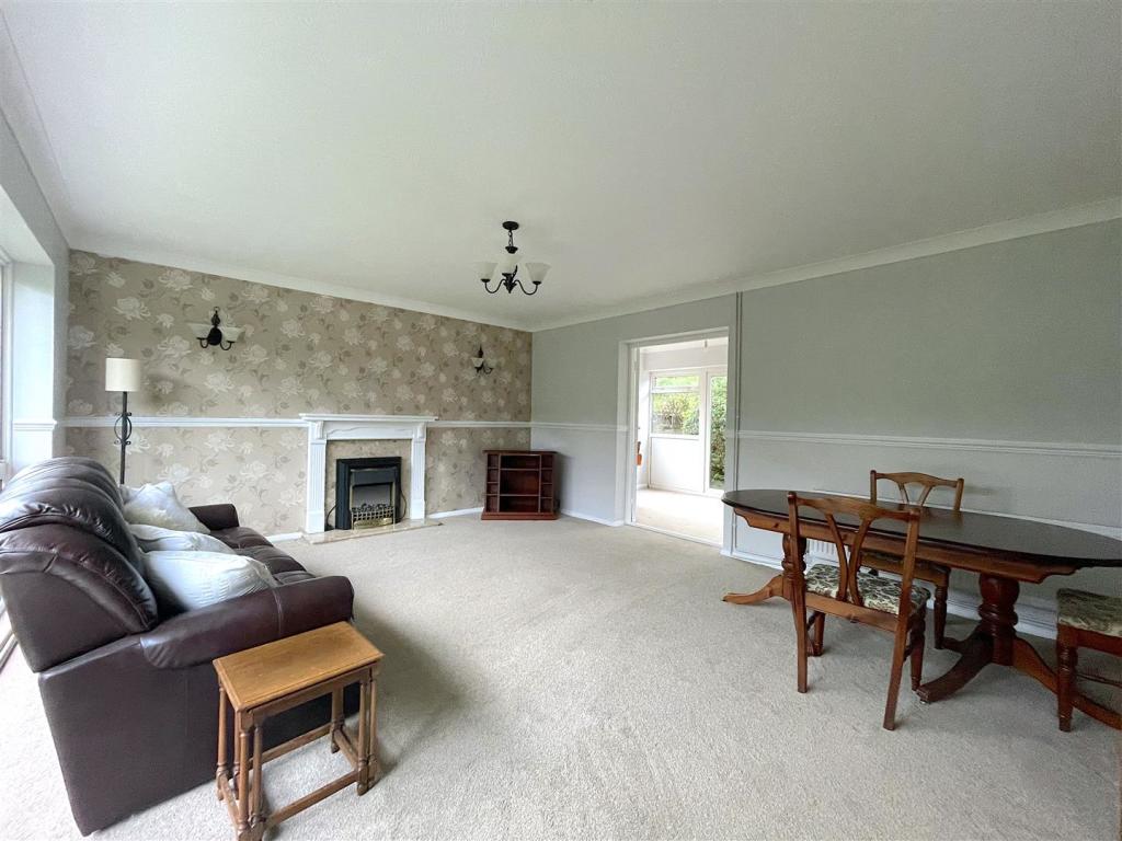 Living Room (1).jpeg