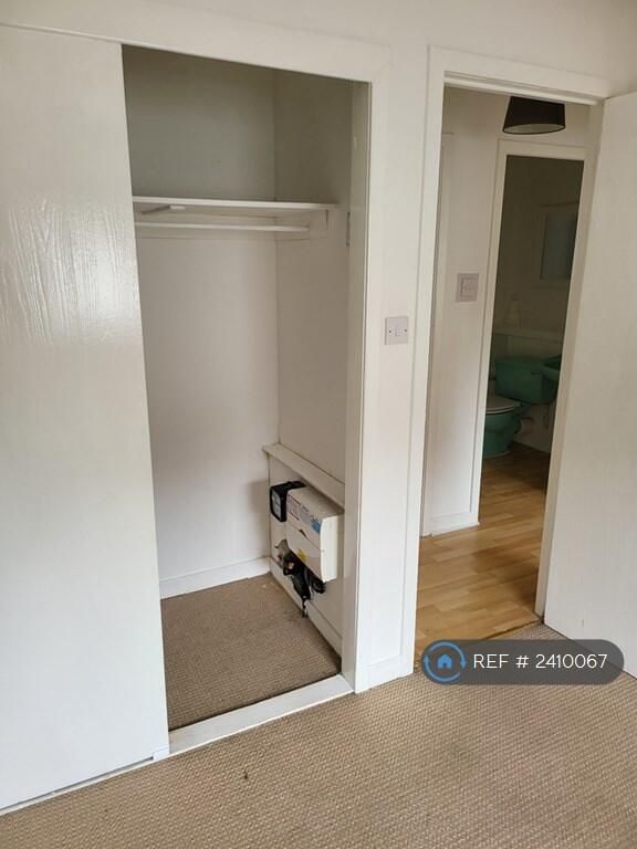 Bedroom With Integrated Double Wardrobe