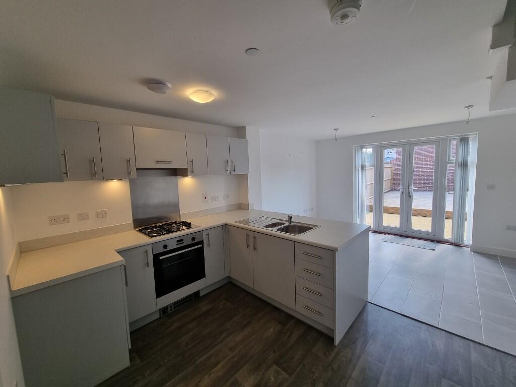 Castle Wood Road,  Sully, Vale of Glamorgan CF64 5WP