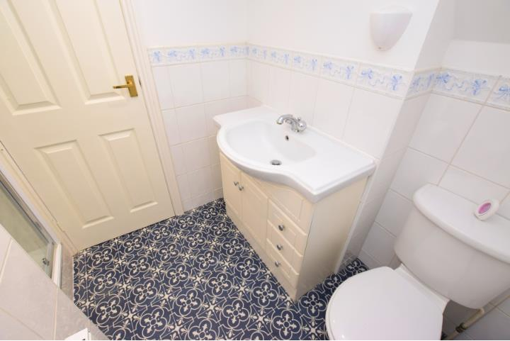 EN SUITE SHOWER