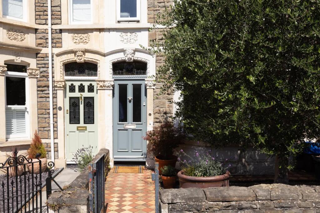 10 Kensington Park Road, BS4-32.jpg