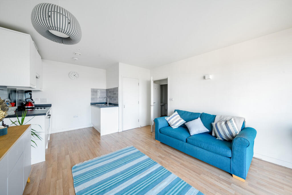 Sitting Room/Kitchen