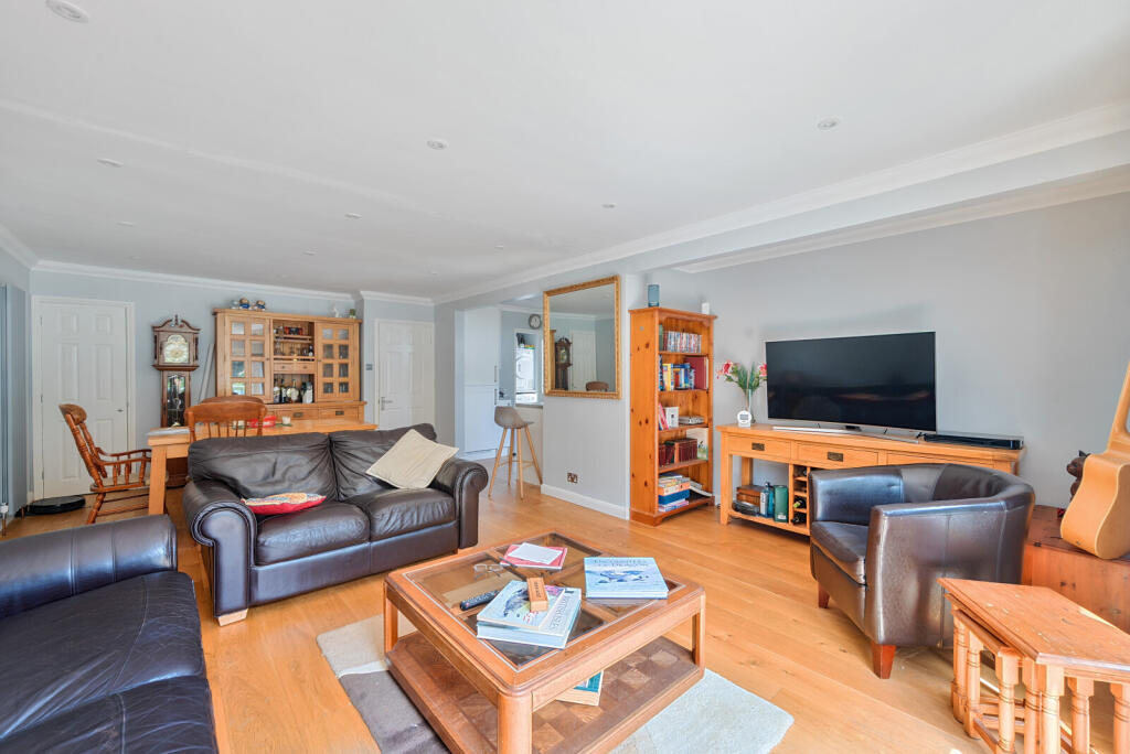 Sitting/Dining Room