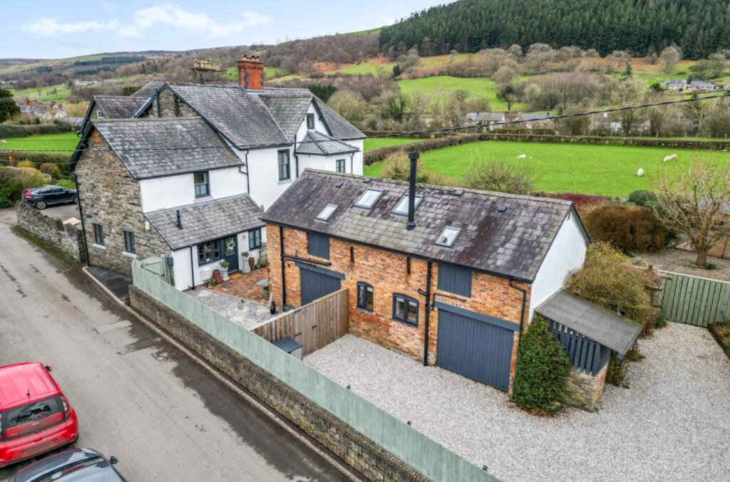 View of Maesteg and Annexe - Little Nook