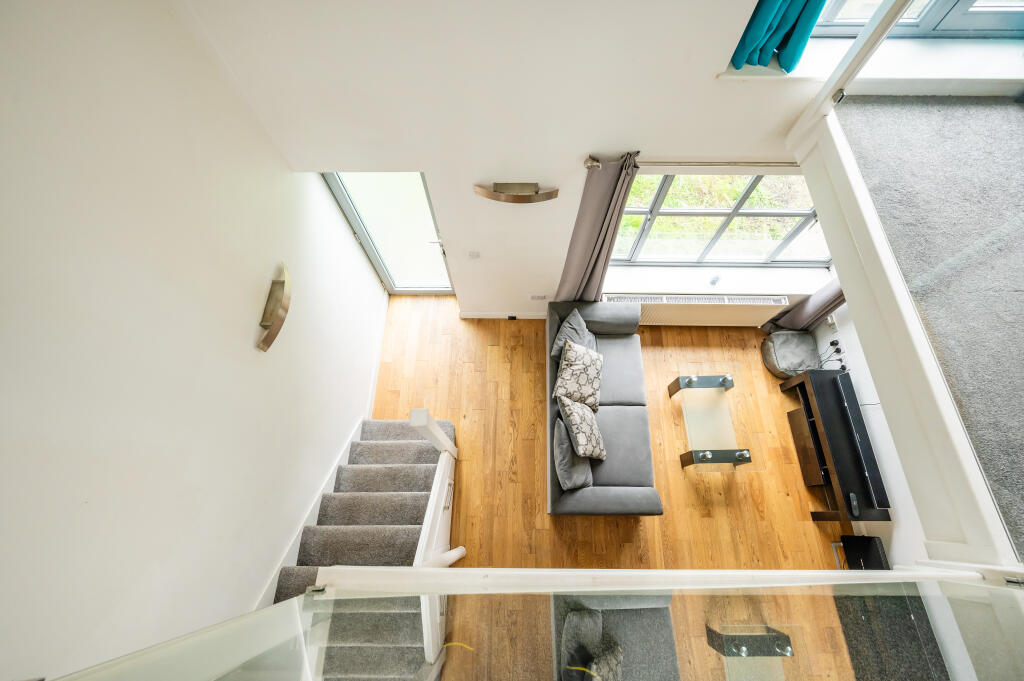 6 Cinnamon Mews (1).jpg