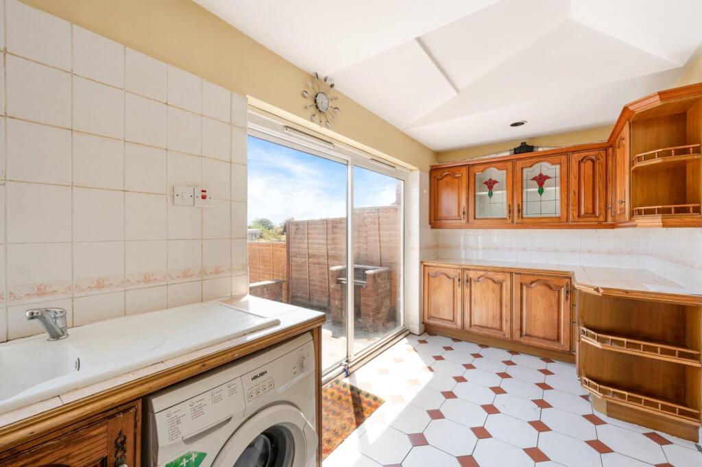 BOSCOMBE ROAD 16  (13).jpg