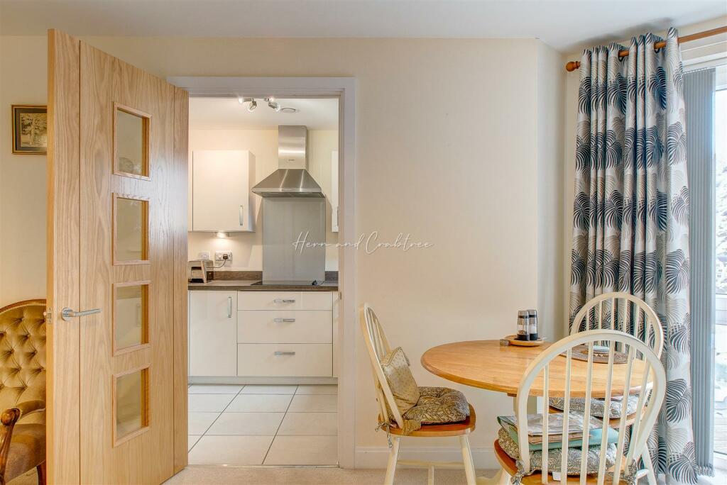 Llys Isan, Llanishen, HernCrabtree (13).jpg