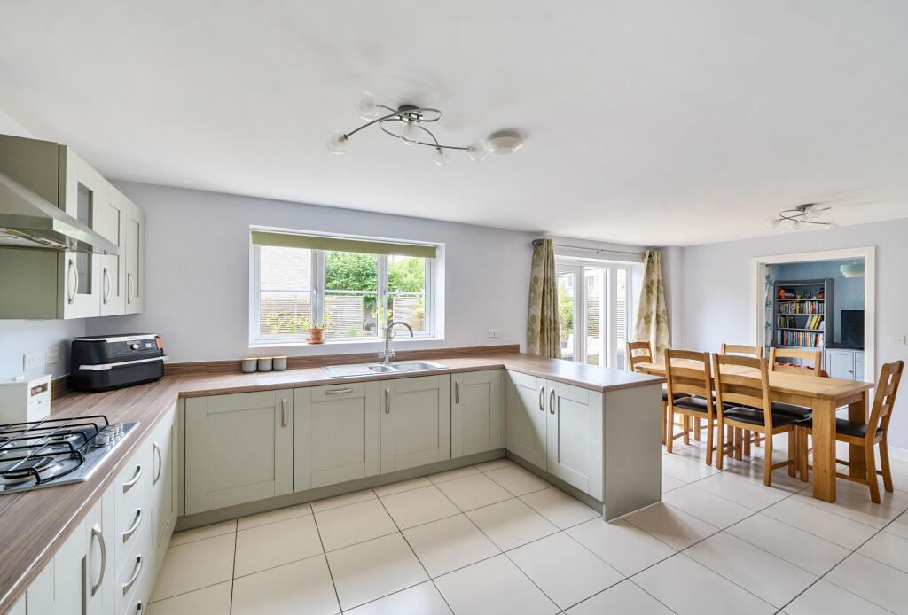 1299104-21-683072...