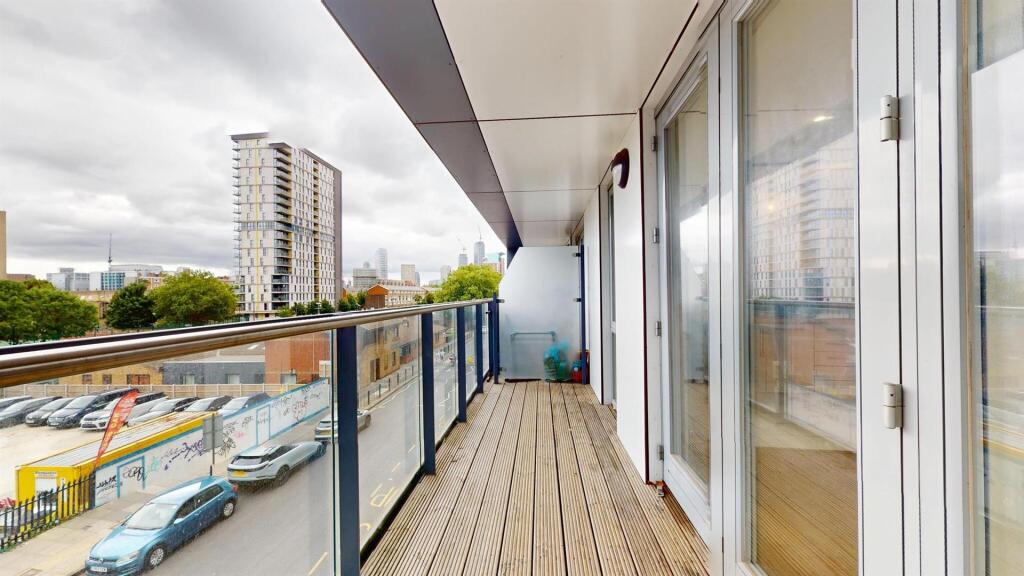 3 Bedrooms to rent in E14 - Barrain London