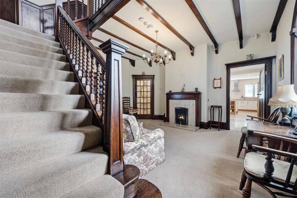 Entrance Hallway.jpg