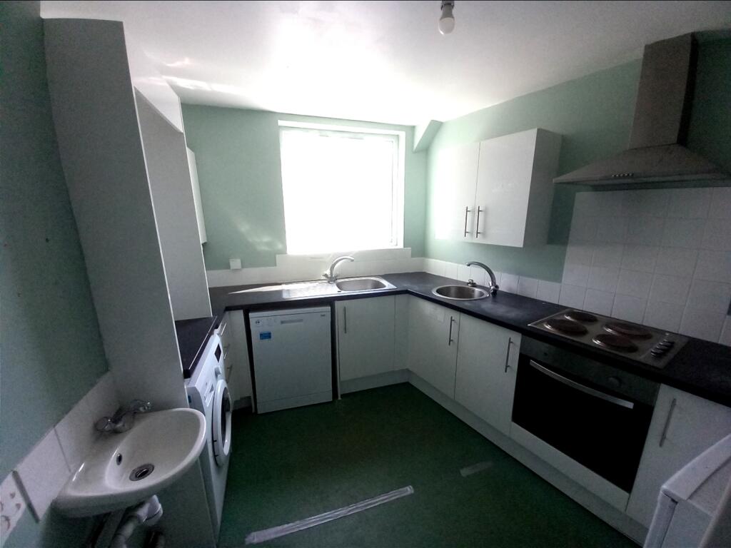 FIRST FLOOR KITCHEN