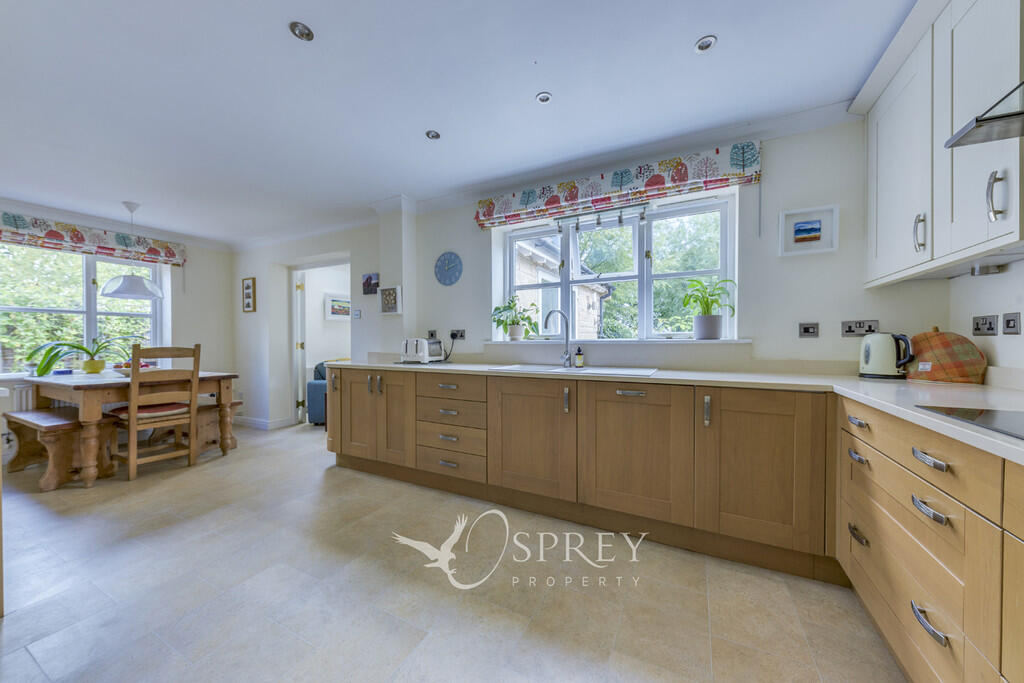 Kitchen/Breakfast...