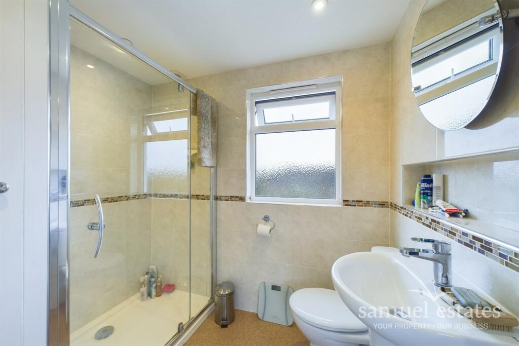 En-suite Bathroom