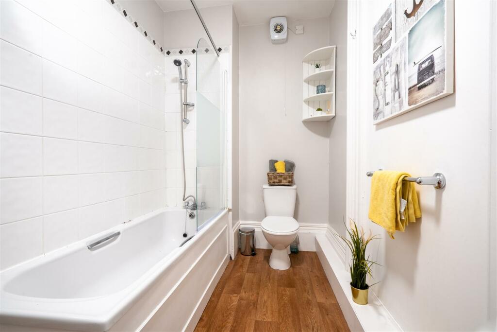 Bathroom_.jpg