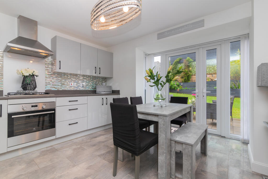 4 Glengariff Way Elderslie  PA5 9BY L-45